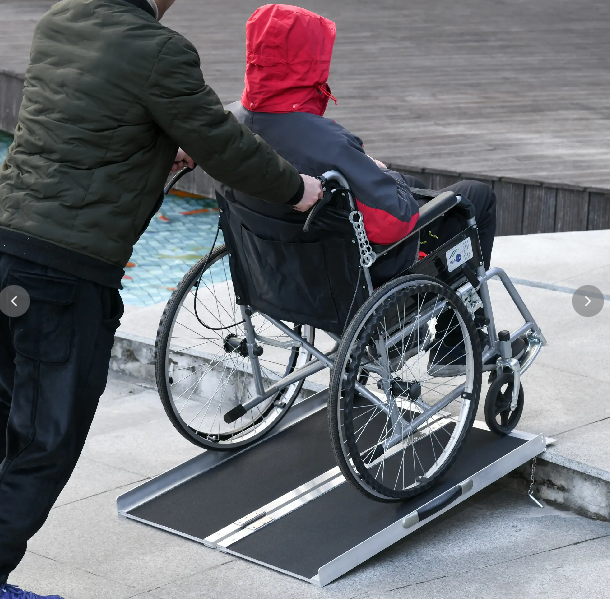 Rollstuhlrampe Auffahrrampe